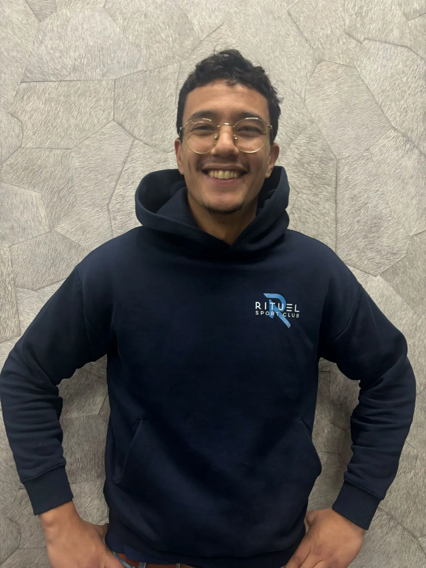 Hedi hôte d'accueil